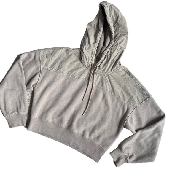 ABERCROMBIE AND FITCH TAN NYLON MIX “SUNDAY” CROPPED HOODIE SIZE XS - Picture 5 of 9
